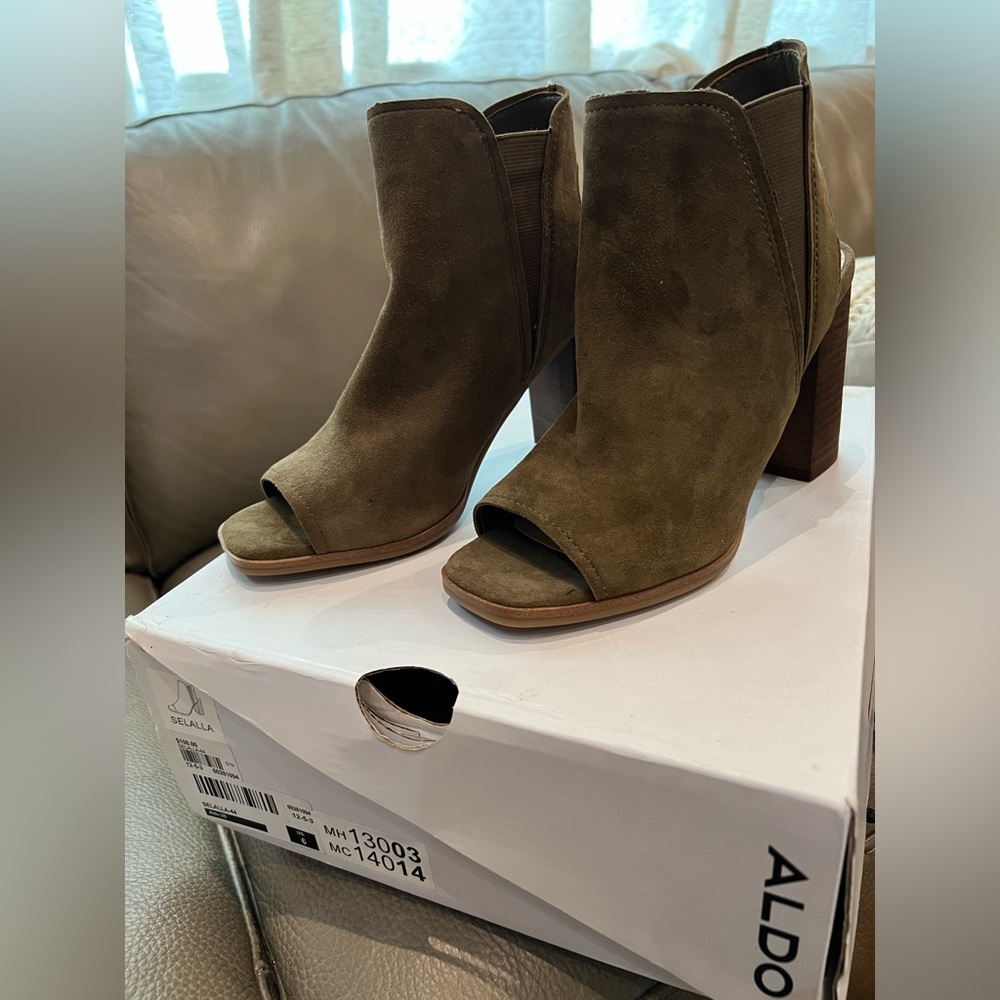 Aldo brand new in box heels booties suede